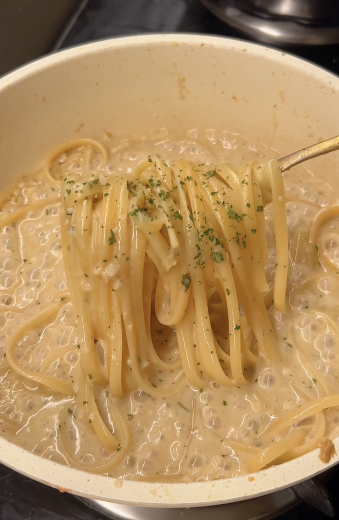 Creamy Garlic Parmesan Linguine - That Foodie Girl